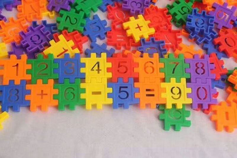 中颗粒积木实物图