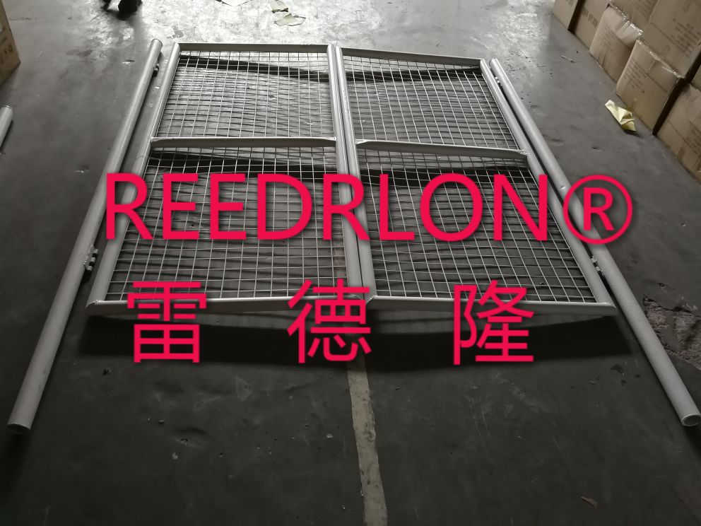 Guardrail door barbed wire gate opposite iron door single door temporary fence