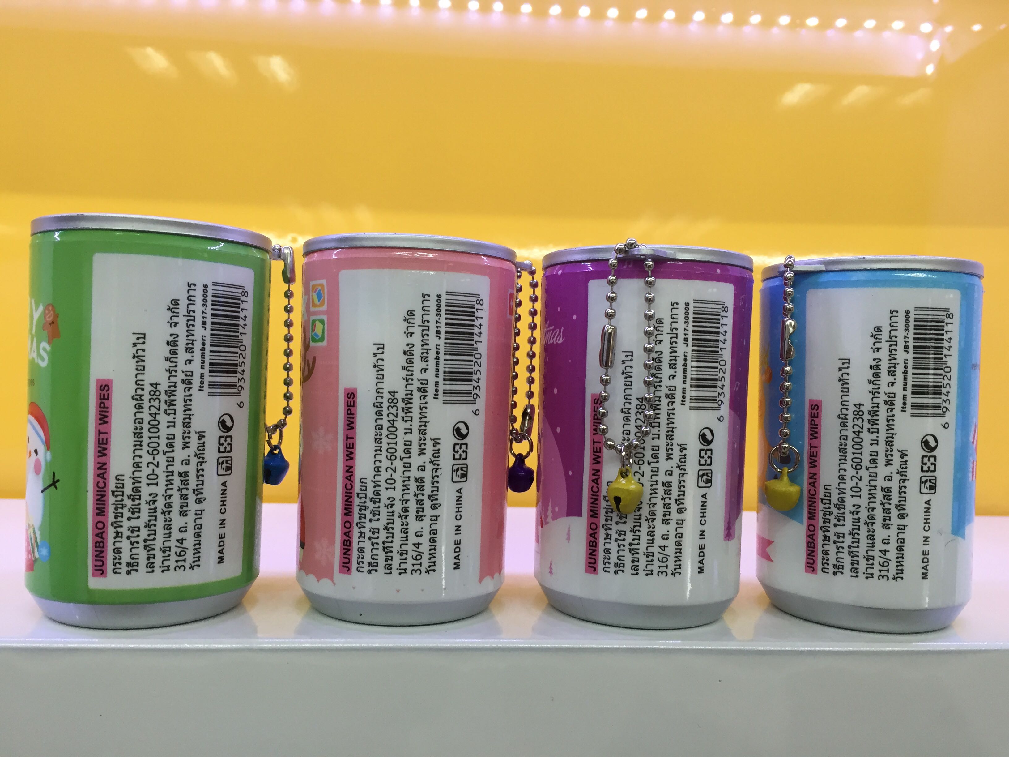 Christmas Cola cans, New and Unique Thai Wet wipes, 30 packs, 17-3006 Application Scenario