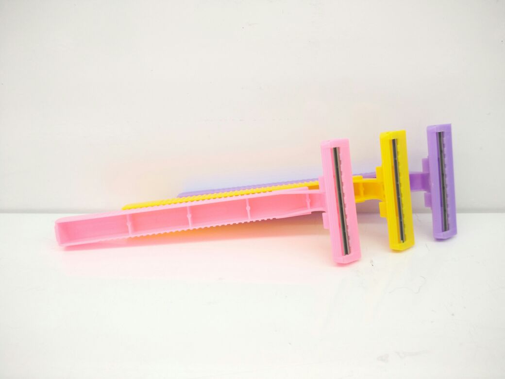 Yizhiren Beauty and Makeup Tools, fashionable T-shaped razor, women's body care, shaving knife, three-in-one set Specification image