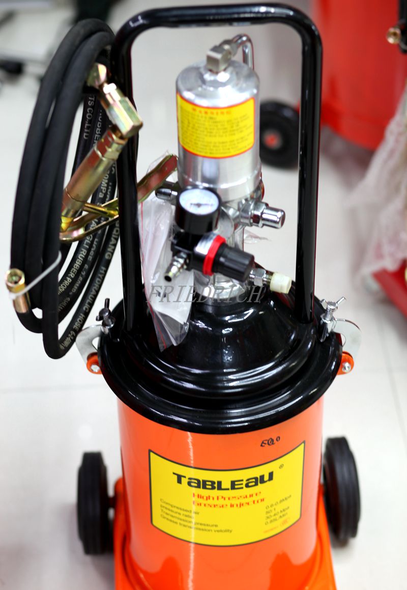 Pneumatic high-pressure grease machine, grease gun, oil injector, high-pressure yellow oil pump, lubrication pump Application Scenario