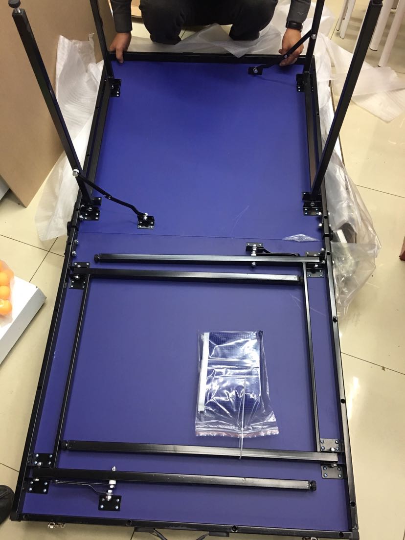 082 Portable folding children's table tennis table, table tennis racket supplies Application Scenario