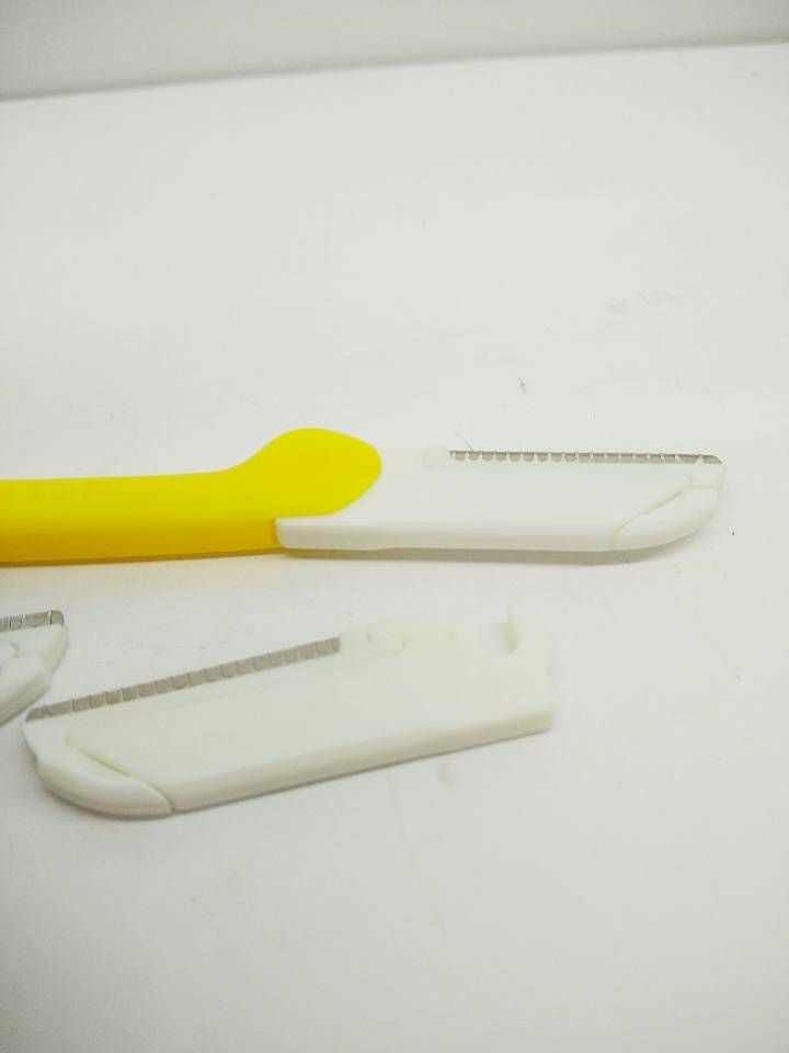 Folding eyebrow trimmer, safe and sharp, beginner eyebrow trimmer, novice eyebrow trimmer, female blade Specification image