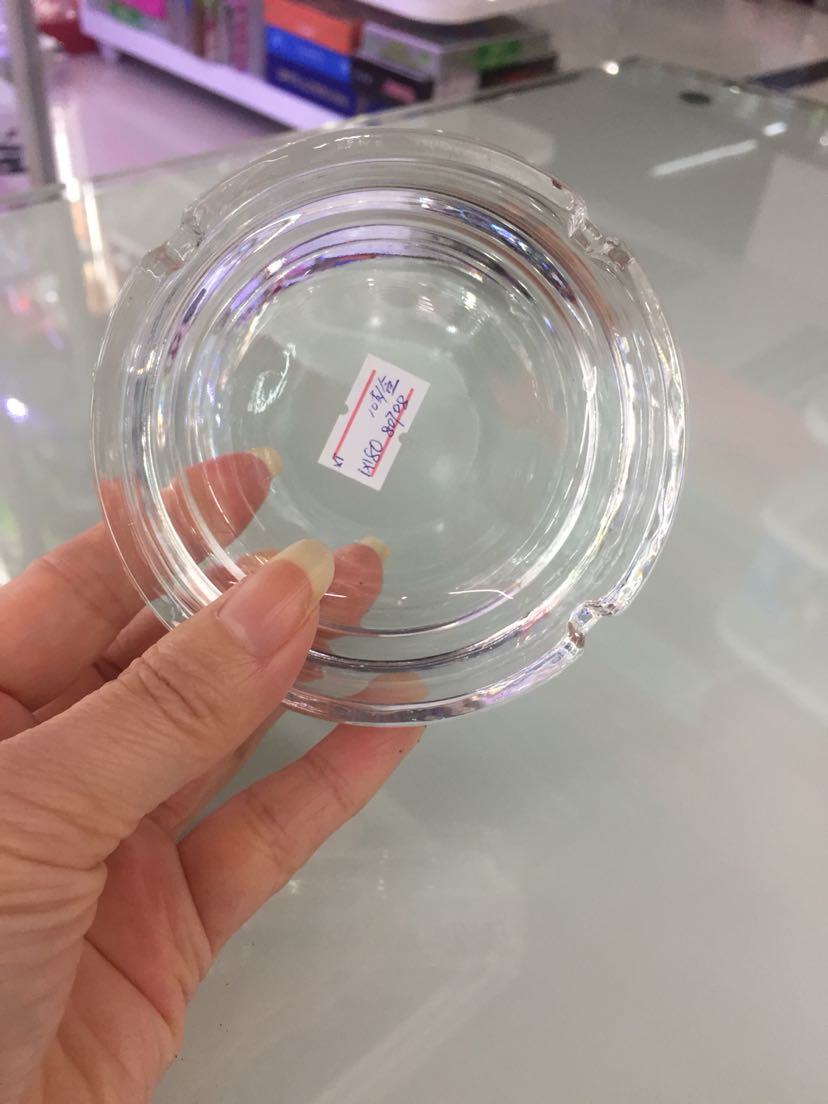 家用烟灰缸实物图