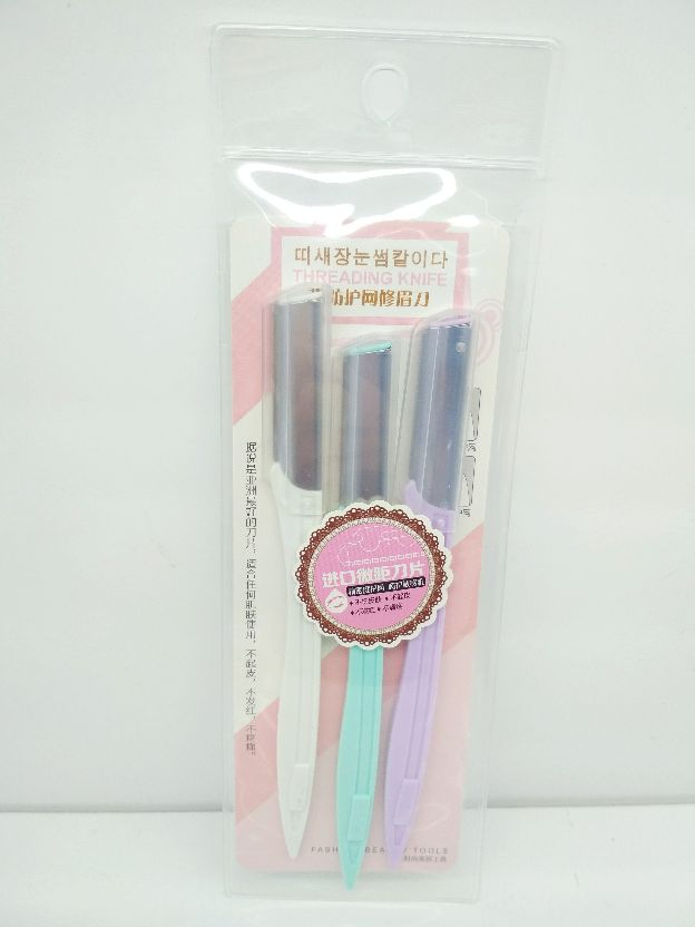 Eyebrow trimmer, safety belt, protective layer, eyebrow scraper