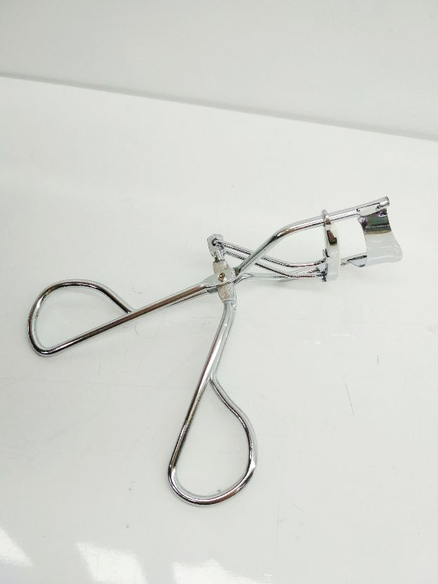 Beginner's eyelash curler, mini, long-lasting, portable eyelash curler that doesn't pinch eyelids, a makeup eyelash tool Specification image