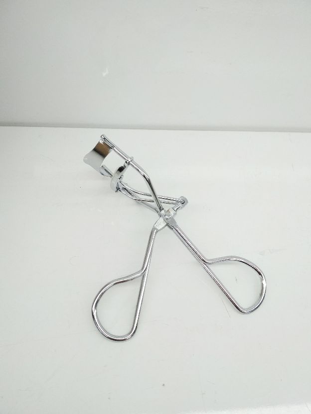 Beginner's eyelash curler, mini, long-lasting, portable eyelash curler that doesn't pinch eyelids, a makeup eyelash tool details Picture