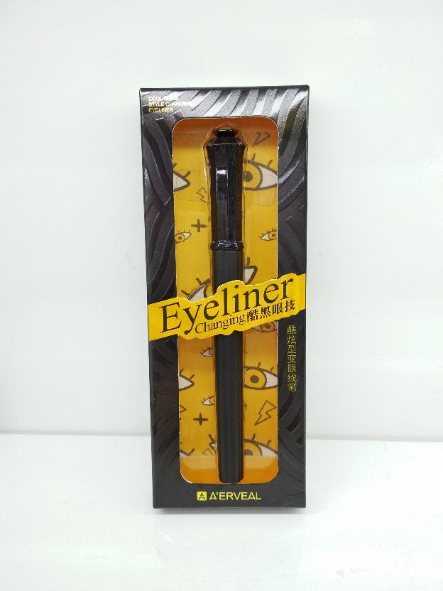 The Elvea eyeliner pen is easy to apply, waterproof, sweat-proof and color-proof