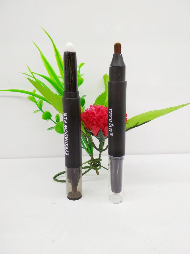 依芙拉 高光卧蚕眼影笔 色泽饱和持久立体不晕染防水防汗细节图