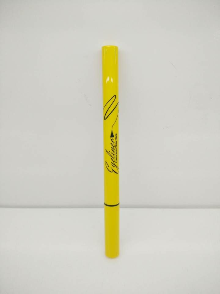 The eyeliner is deep, thick, black, smooth and continuous, lasting all day long Specification image