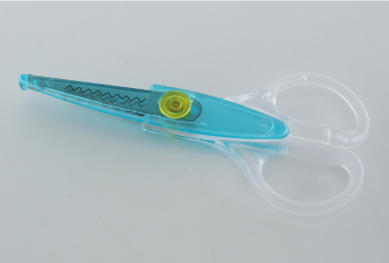 鹏豪安全剪刀学生美工剪刀儿童手工花边剪刀细节图
