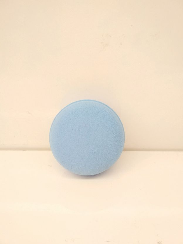 Cool and charming round powder puff Specification image