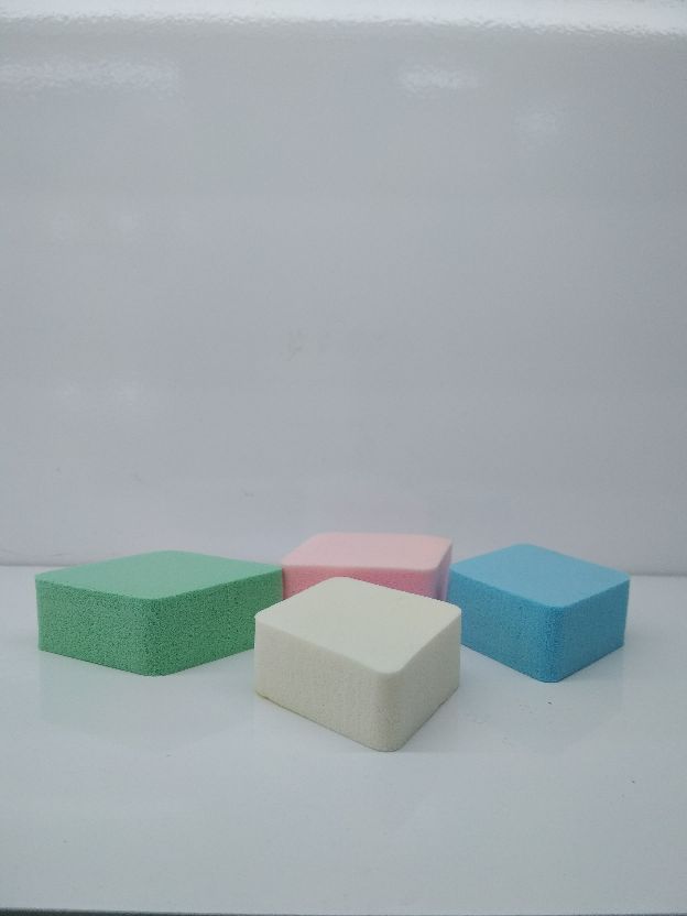 The Shimei Yi beauty powder puff is oil-resistant and can be used both dry and wet, ensuring no blind spots when applying makeup Specification image