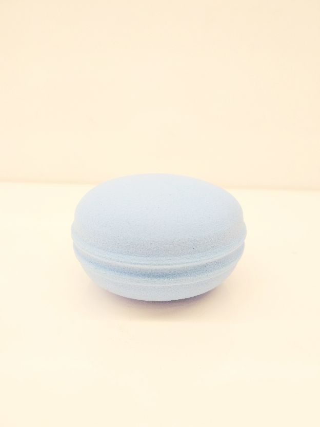 Cool and charming round powder puff details Picture