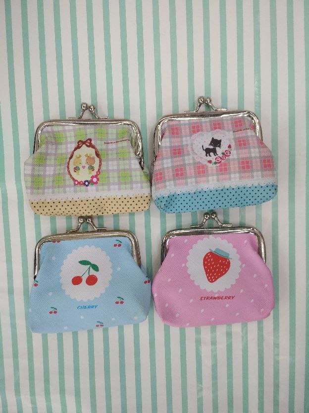 Arc-shaped cartoon coin purse