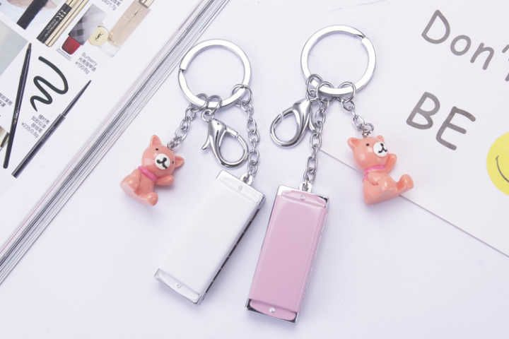 爆款热卖 亚克力饰品小礼品 口琴钥匙扣挂件细节图