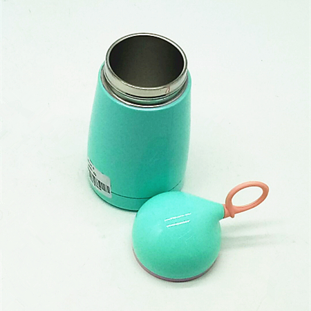 Vacuum stainless steel insulated cups for men and women, portable Korean-style fresh and artistic water cups for students and couples Application Scenario