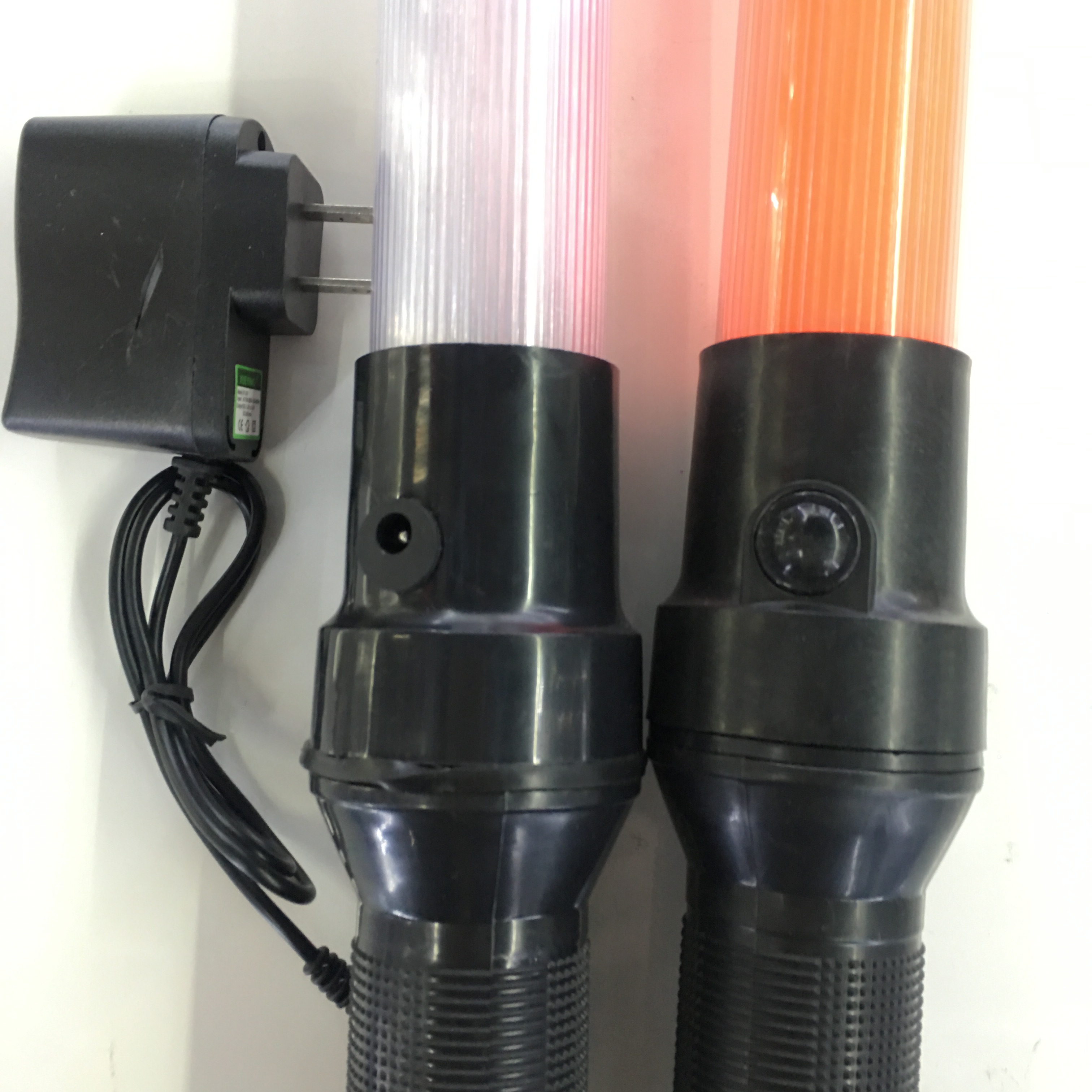 Traffic command stick, charging LED flash stick, dual-color fluorescent stick, flashlight, red light stick Application Scenario