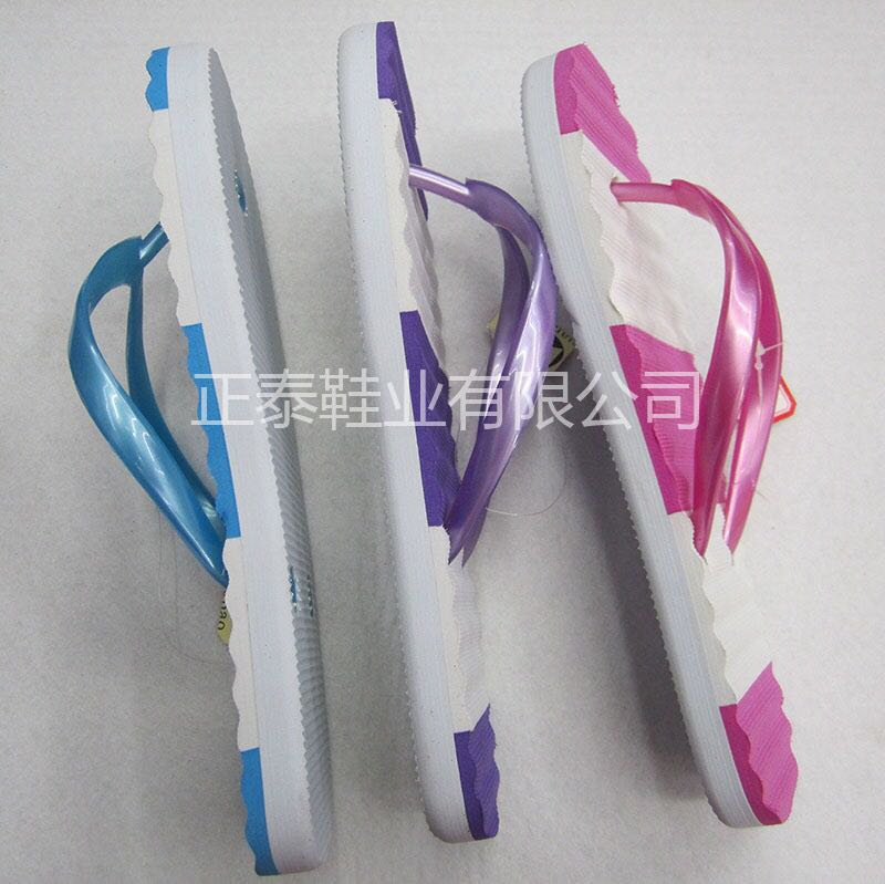 Customized EVA color-blocked women's flip-flops Specification image