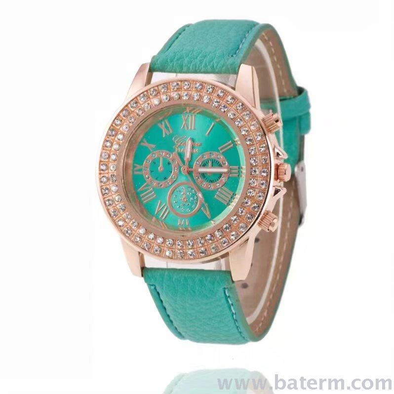 A popular and fashionable Geneva two-row three-eye decorated diamond leather strap ladies' fashion watch quartz watch