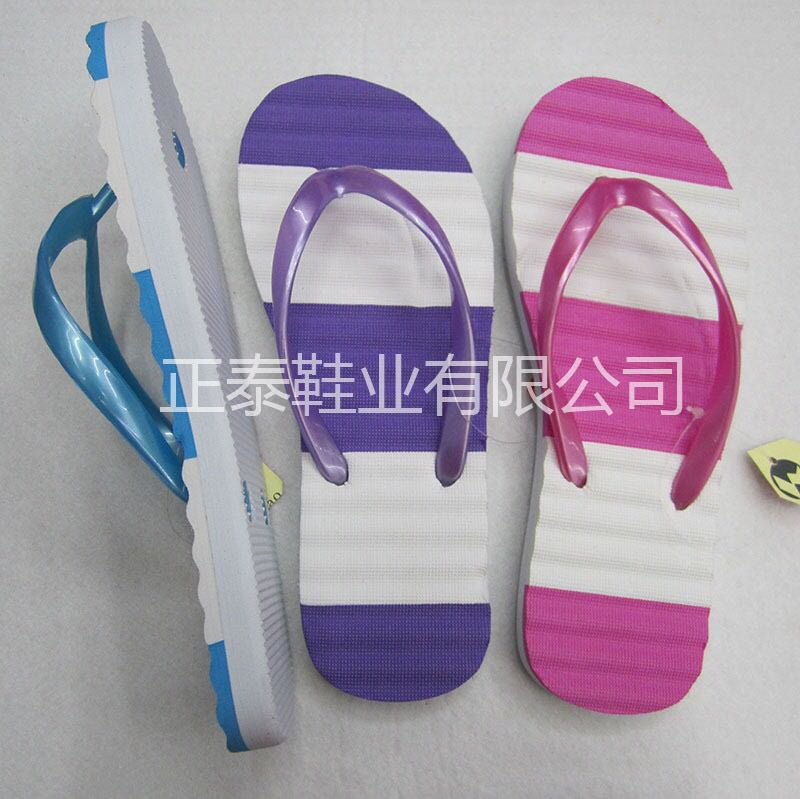 Customized EVA color-blocked women's flip-flops details Picture