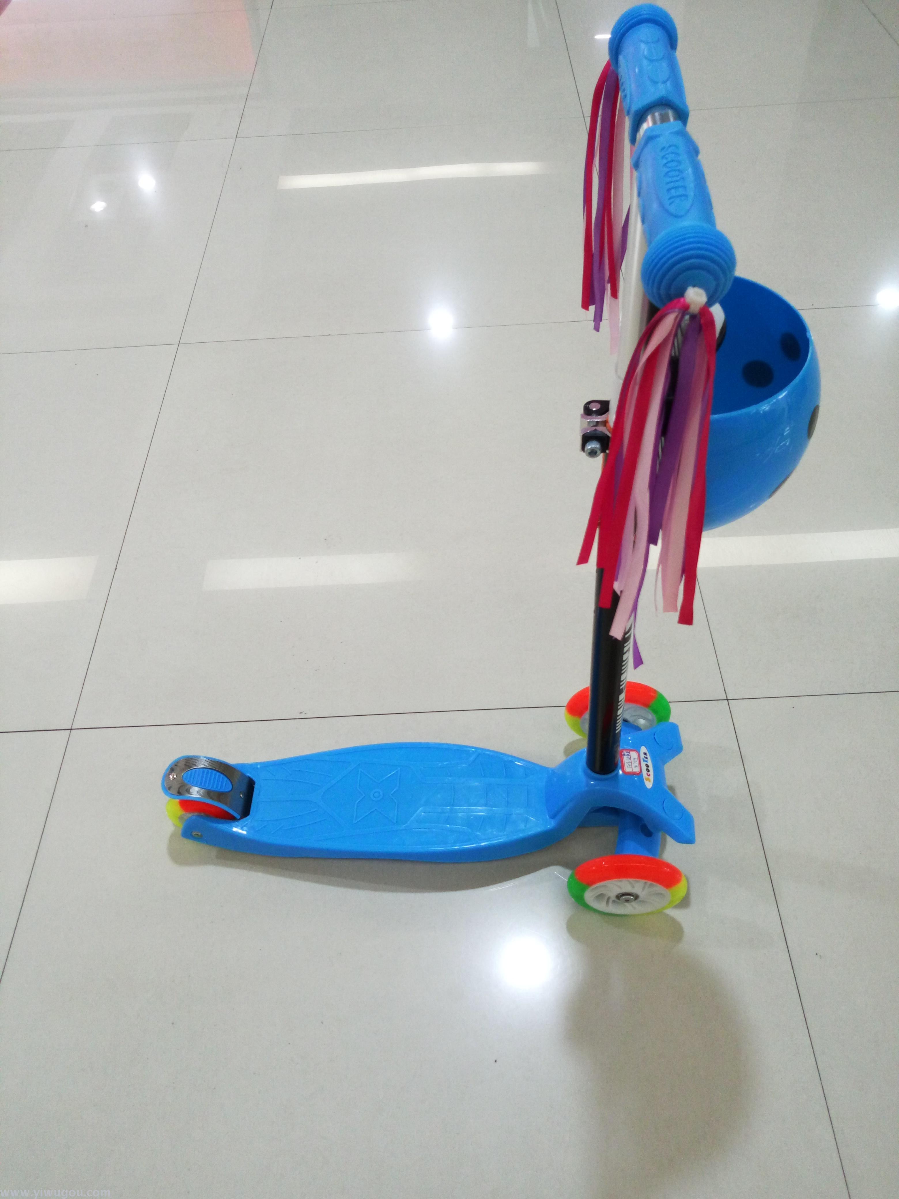 Children's Pedal Scooter Rice High Pu Four-Wheel Flash Belt Basket Can Be Lifted And Adjusted details Picture
