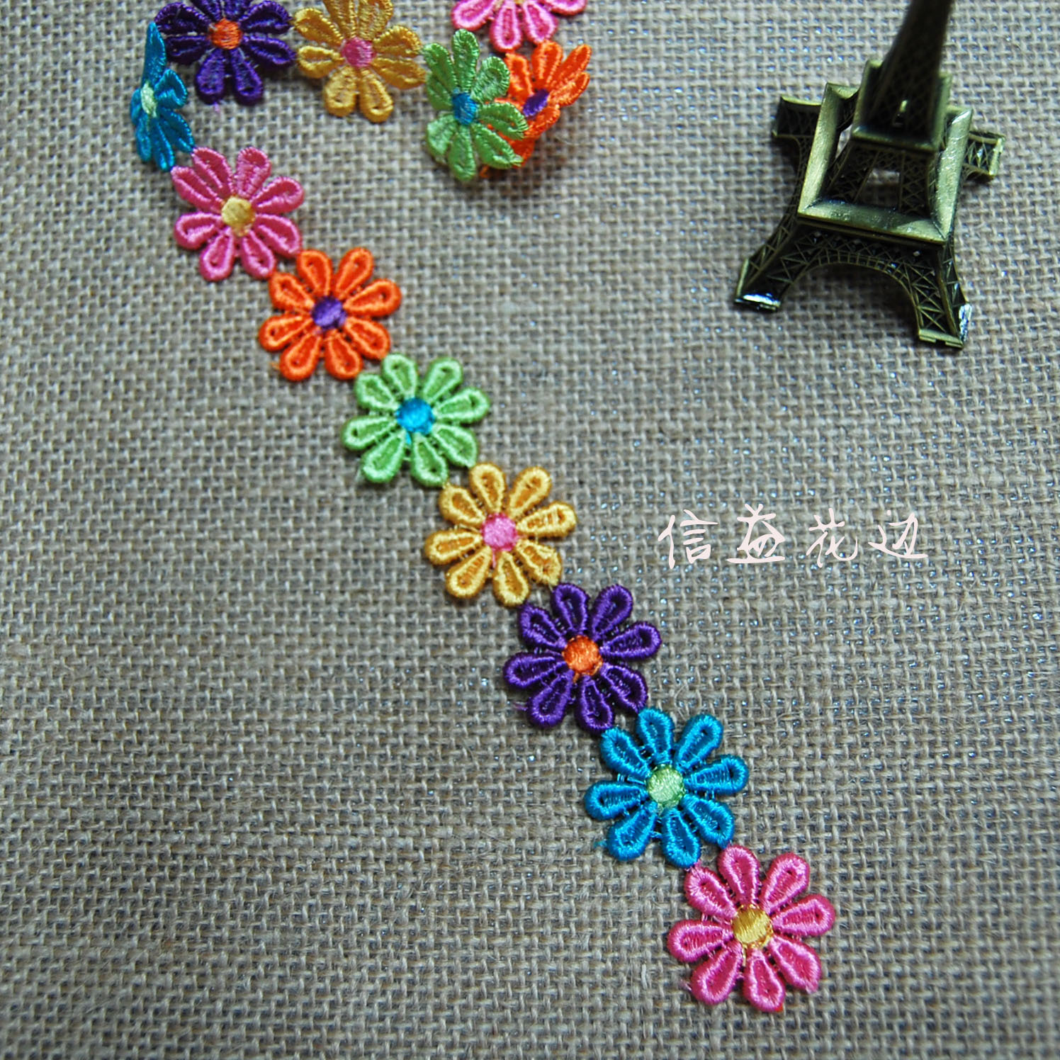 Taobao bang estilo 6 colores soluble en agua bordado 2.5cm 8 pétalos flores DIY accesorios de ropa Specification image
