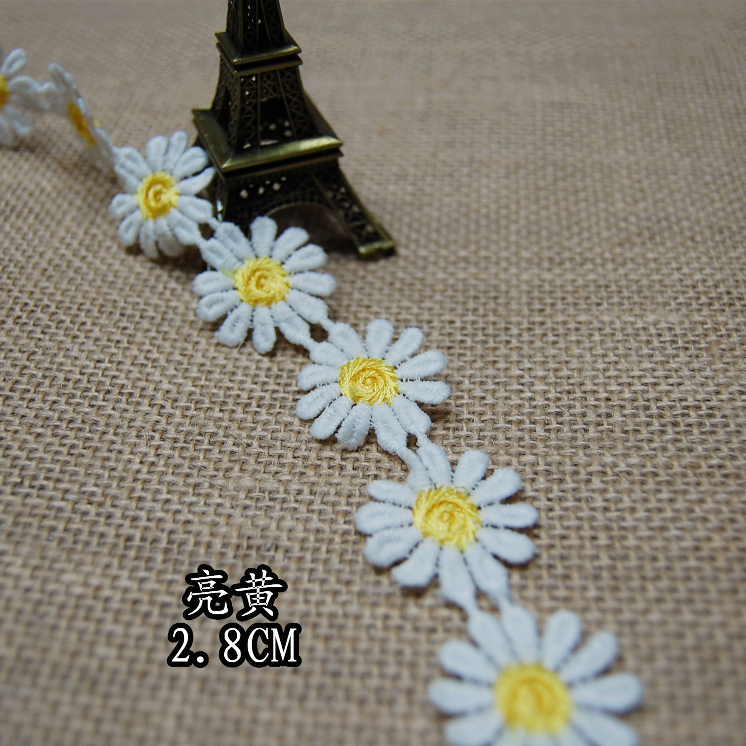 Nuevo lanzamiento espiral gran punto estambres 2,8 cm 12 pétalos flores soluble en agua bordado DIY ropa accesorios