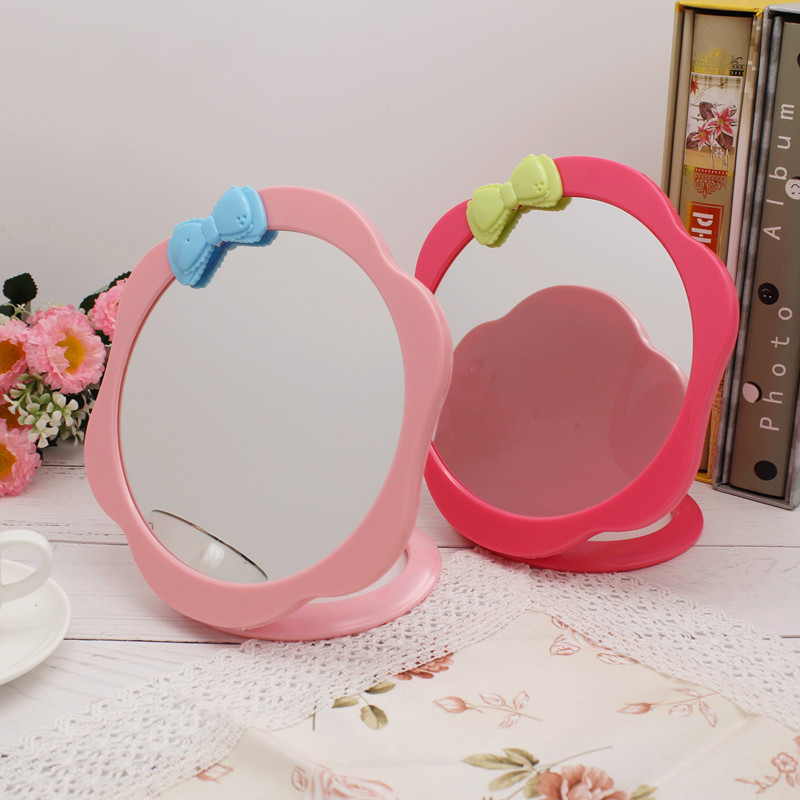 Mirror, makeup mirror, dressing mirror, folding desktop double-sided mirror, home double-sided makeup mirror, round mirror wholesale Application Scenario