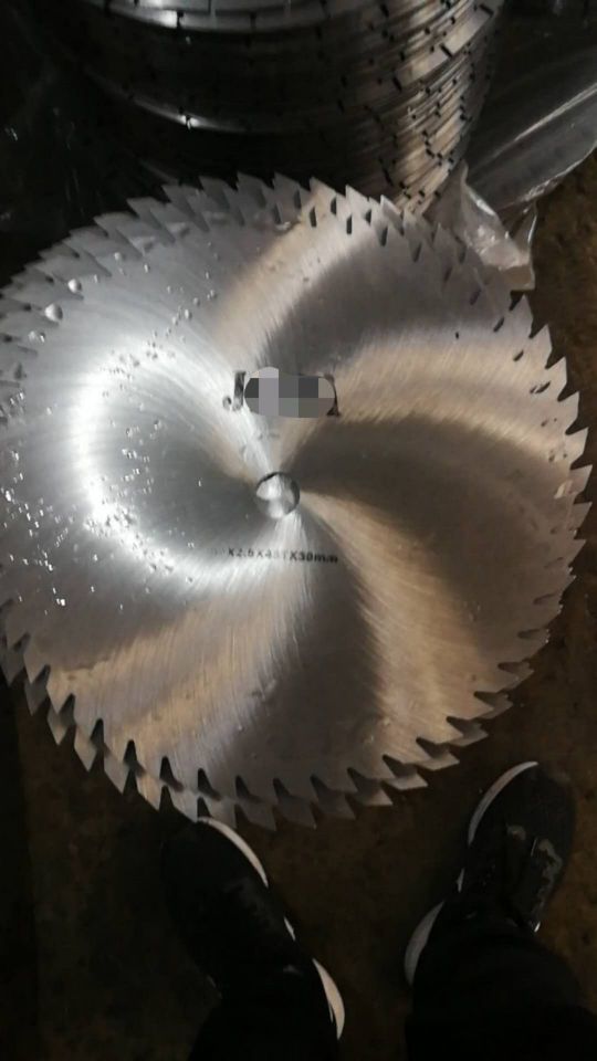 Diamond saw blade head, granite saw blade head, large saw blade, diamond blade head, woodworking saw blade Application Scenario