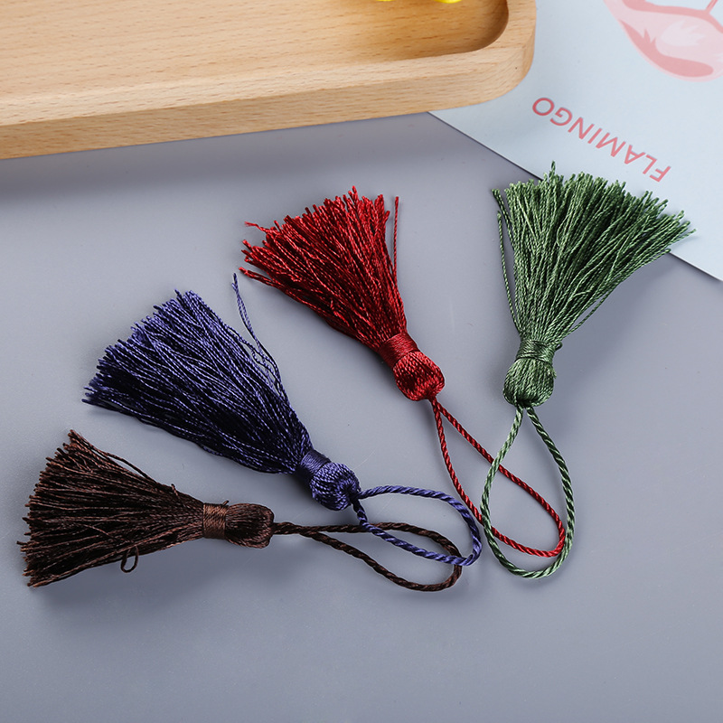New Pineapple Head Accessories Tassel Packaging Gift Tassel Car Pendant Tassel Hanging Tassel Foreign Trade Wholesale Customization Application Scenario