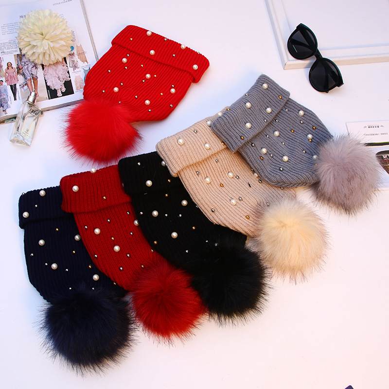 Korean women's autumn and winter fashion beaded knitted hat, thickened pom-pom hat 2017 new style wholesale