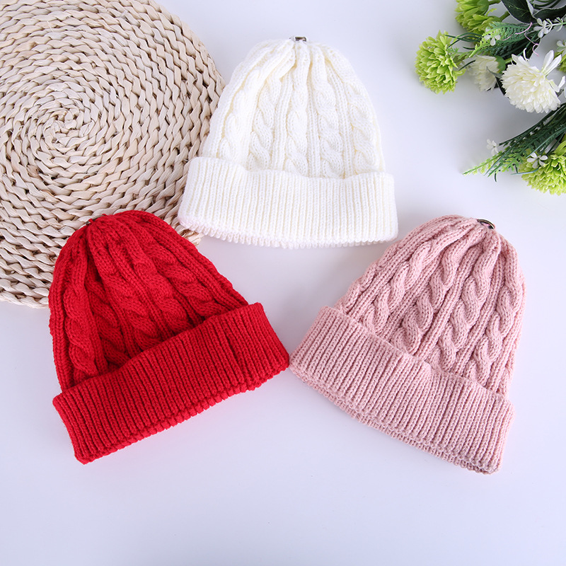The new winter Korean version of the faux mink fur ball children's woolen cap is now available with a detachable large fur ball knitted cap strap and snap fasteners Specification image