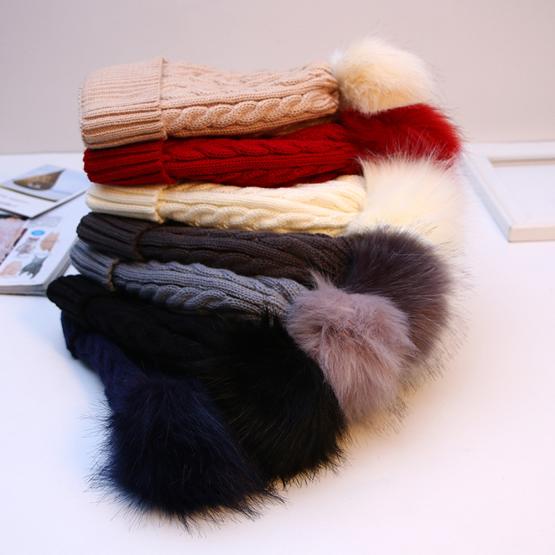 Autumn and winter large woolen ball thickened and fleece double-layer woolen outdoor knitted hat accessories in stock, female style and student wholesale details Picture