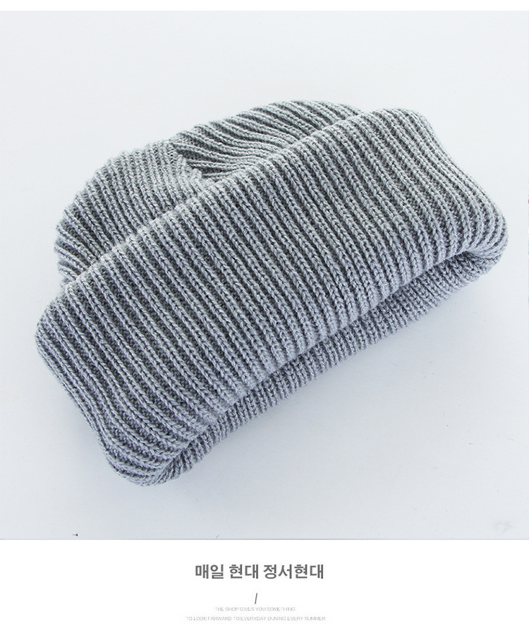 Wholesale of thin pullover hats and woolen hats with flanged edges for both men and women in autumn and winter, weighing 65 grams Application Scenario
