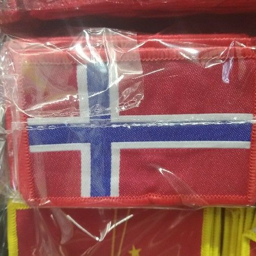 布标/商标/鞋扣/橡胶标滴塑/胶章产品图