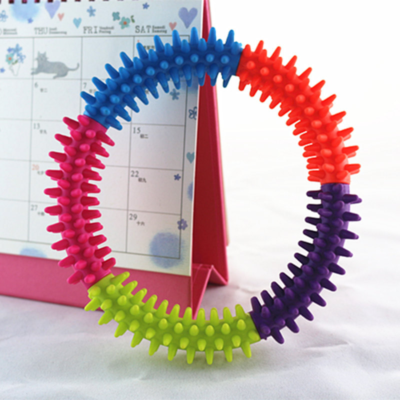 TPR pet toys with five-color spines, dog toys and supplies, non-toxic rubber toys for chewing, grinding and strengthening teeth