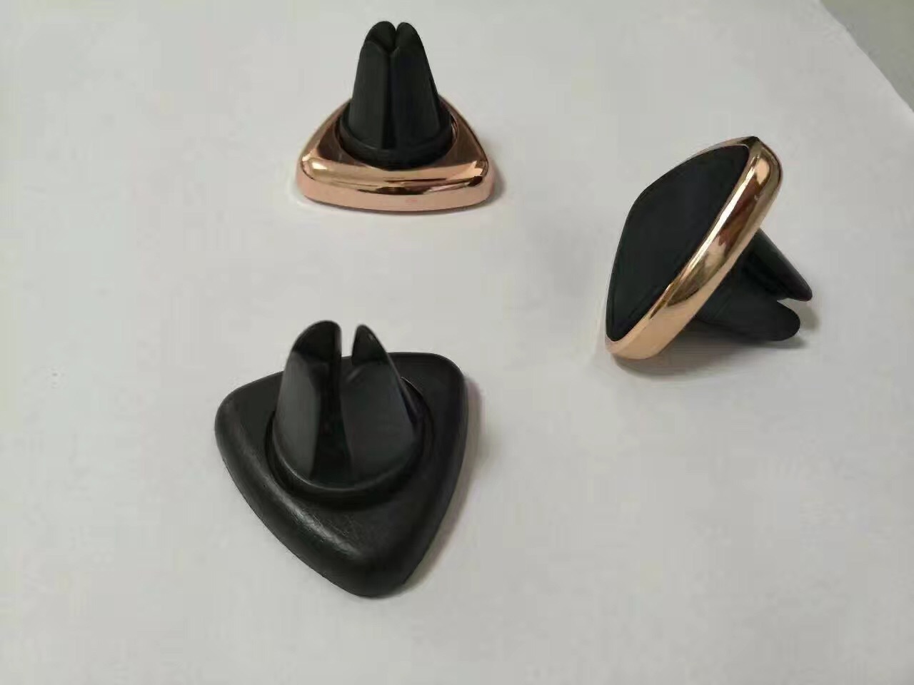 三角形出风口磁铁手机架迷你通用磁性支架汽车用品多色可选产品图