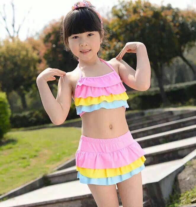 Children's swimsuit split