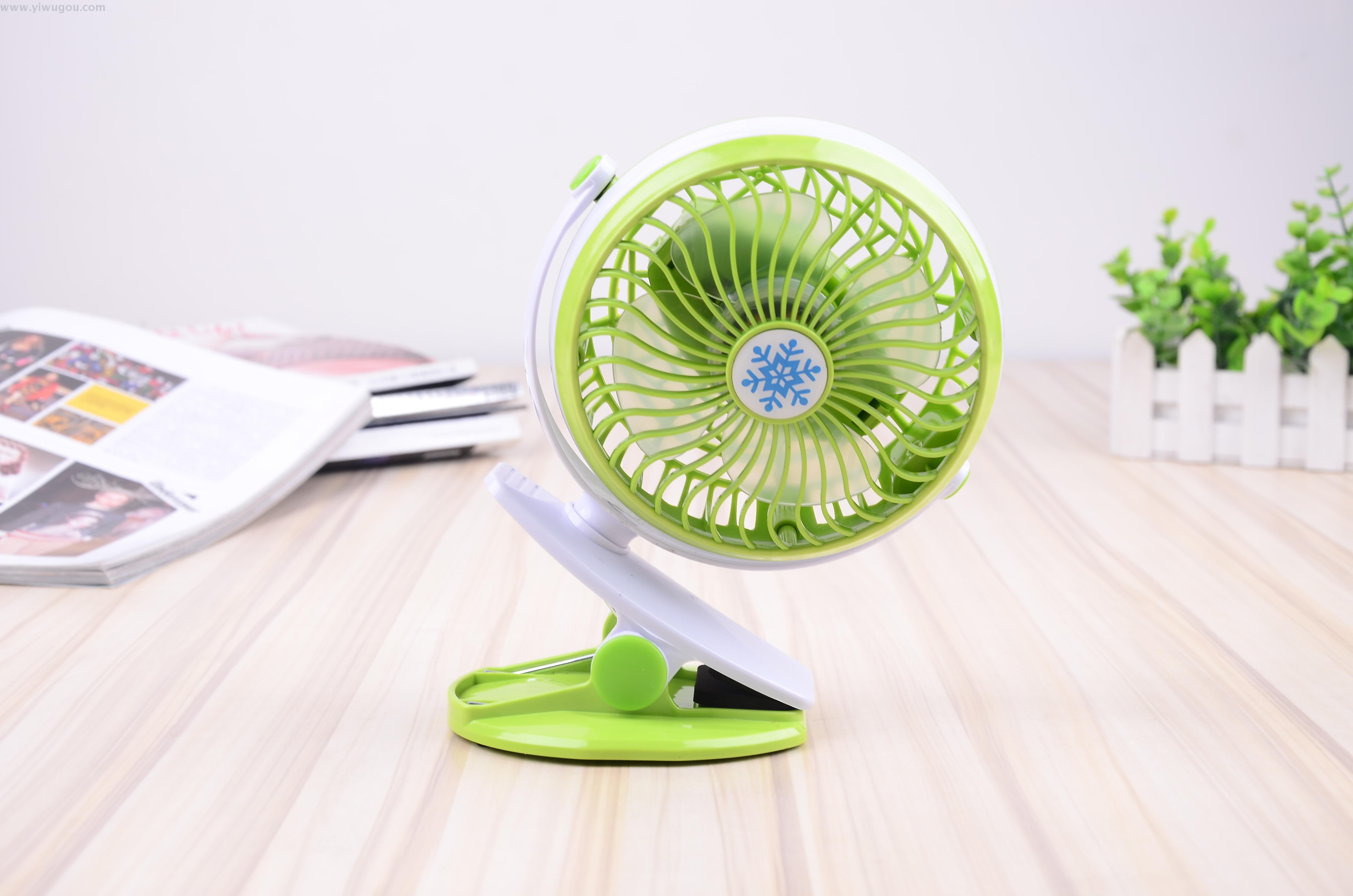 USB charging fan clip fan, creative USB fan, handheld small fan factory direct sales Application Scenario