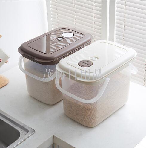 12KG plastic rice storage barrel with handle multi-purpose barrel residue barrel flour barrel miscellaneous grain storage barrel moisture-proof and anti-moth thickening