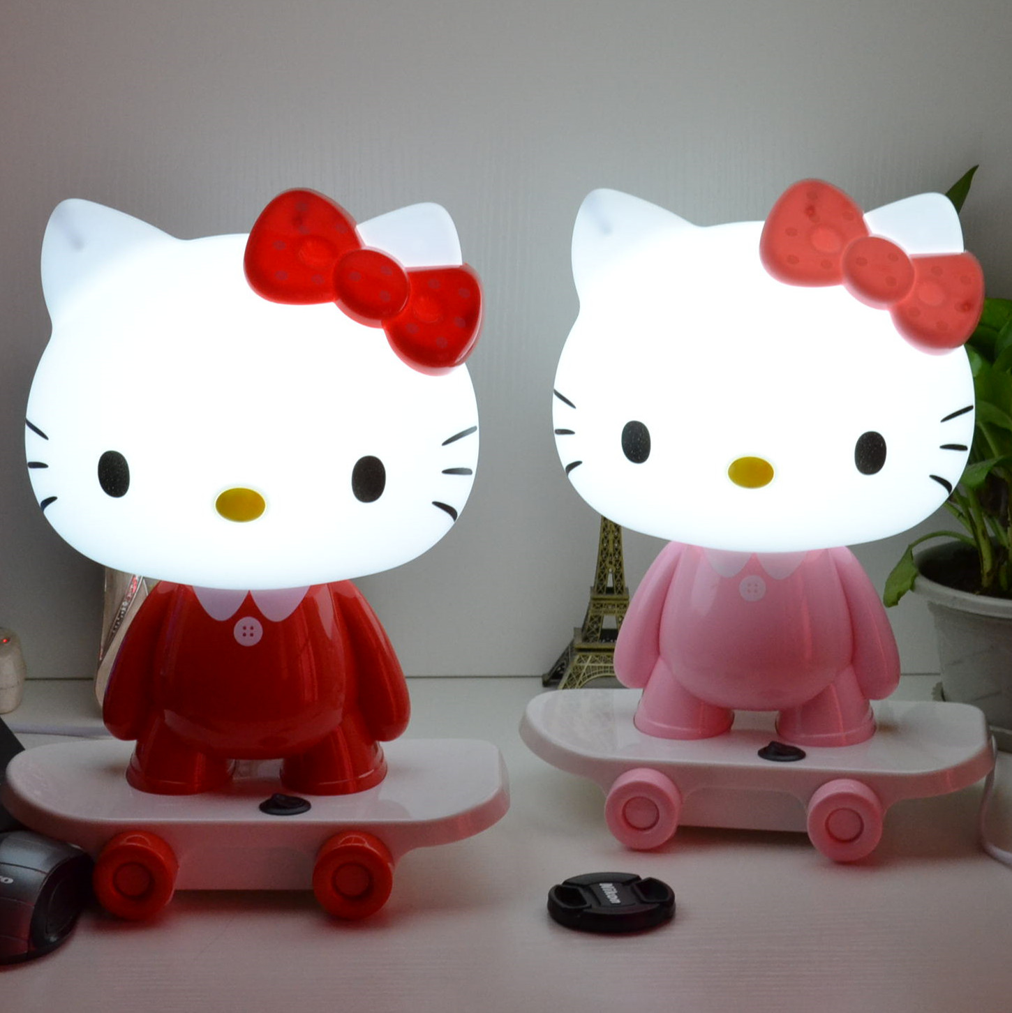 Creative and cute cartoon children's room eye-protecting desk lamp, bedroom bedside warm baby feeding LED night light details Picture