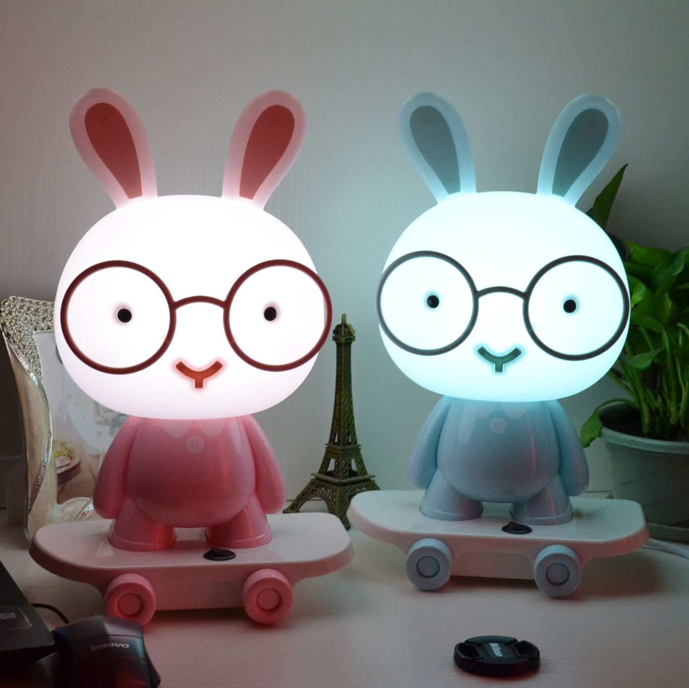 Creative and cute cartoon children's room eye-protecting desk lamp, bedroom bedside warm baby feeding LED night light