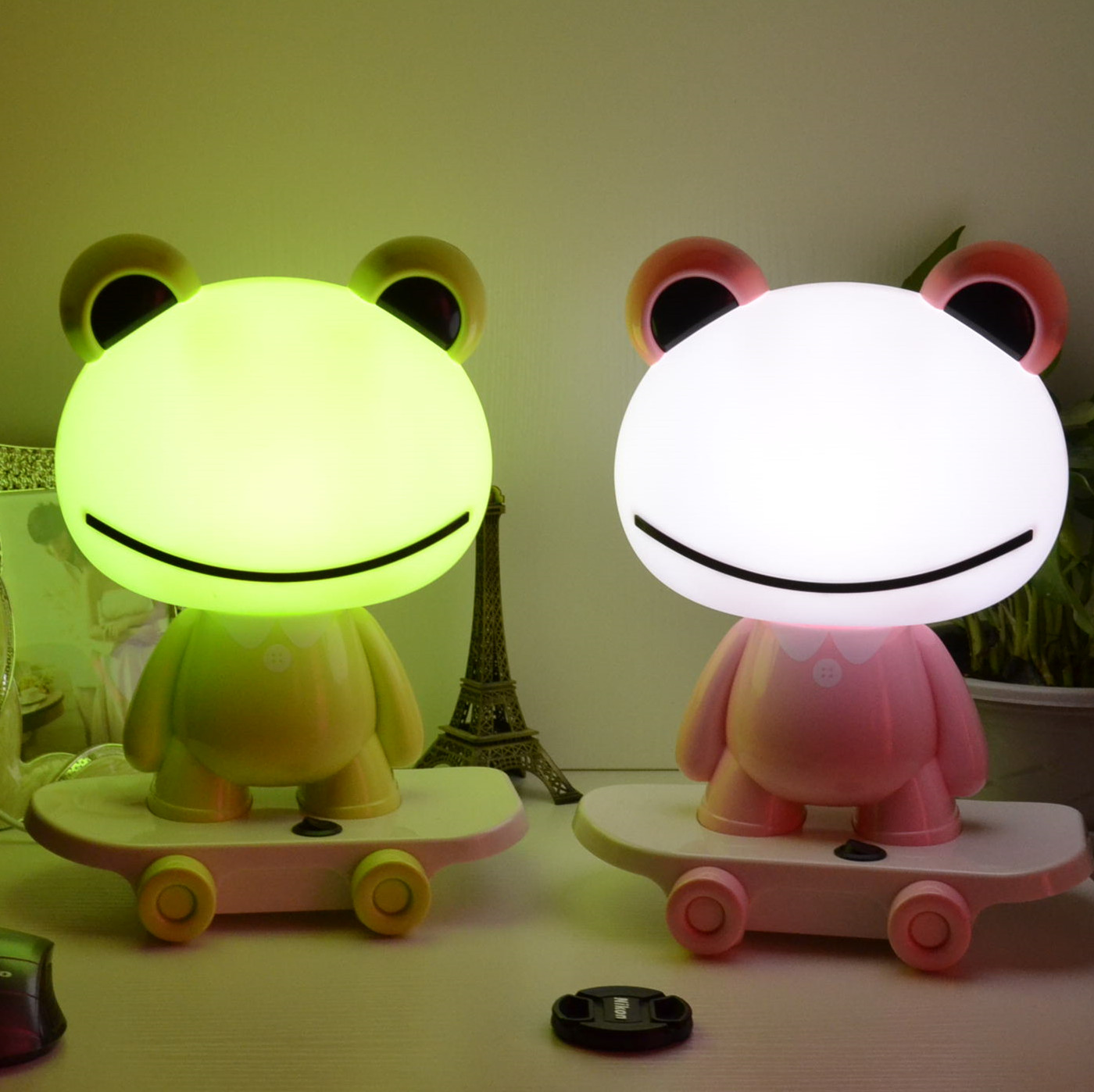 Creative and cute cartoon children's room eye-protecting desk lamp, bedroom bedside warm baby feeding LED night light Specification image