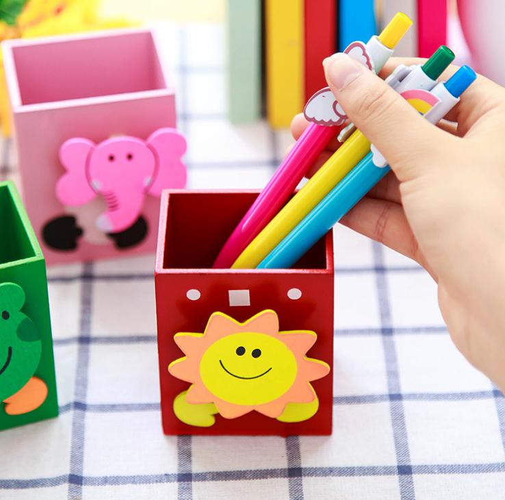 A multi-functional, fashionable, cartoon and cute solid wood pen holder for creative students in South Korea details Picture