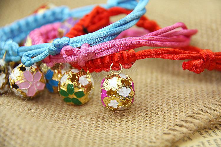 Yabei pet toys, non-toxic TPR rubber solid footprint compression cookies, chewing and grinding toys and supplies wholesale details Picture