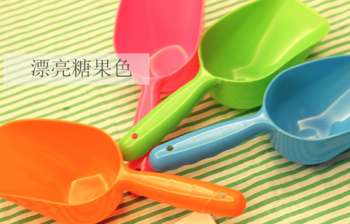 Exquisite quality pet food, dog food, cat food, spoons, candy-colored food, shovels, pet supplies