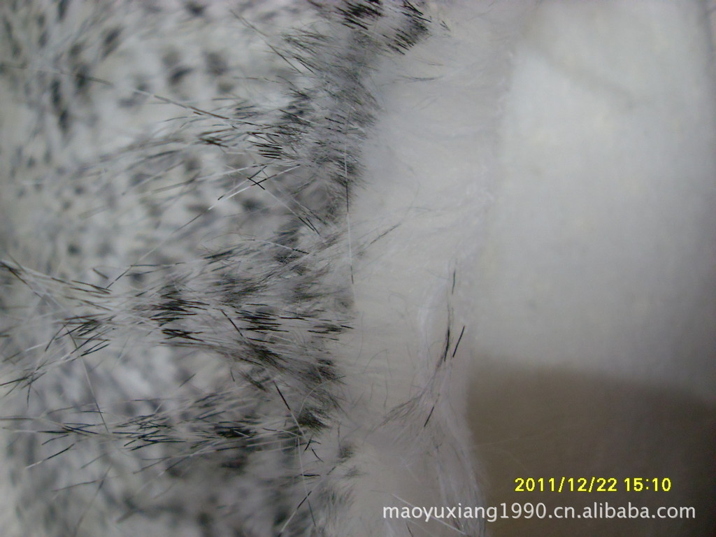 Peacock plush factory direct sales of artificial fur velvet fabric, Cixi plush background fabric, counter fabric Specification image