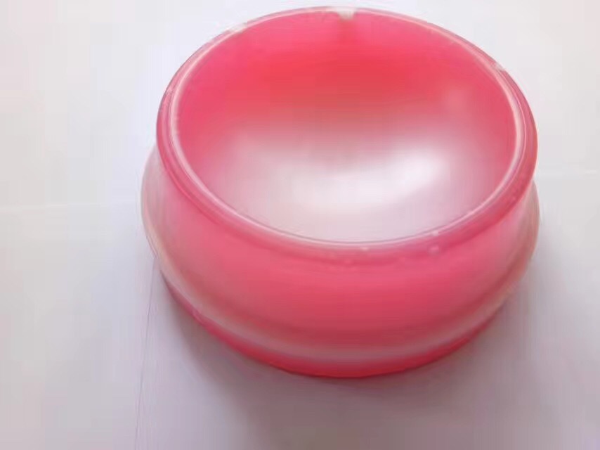 New pet dog and cat ice bowls, insulated bowls, color box packaging, food bowls and utensils, teddy, VIP, Pomeranian, Golden Retriever, Samoyed bowls Application Scenario