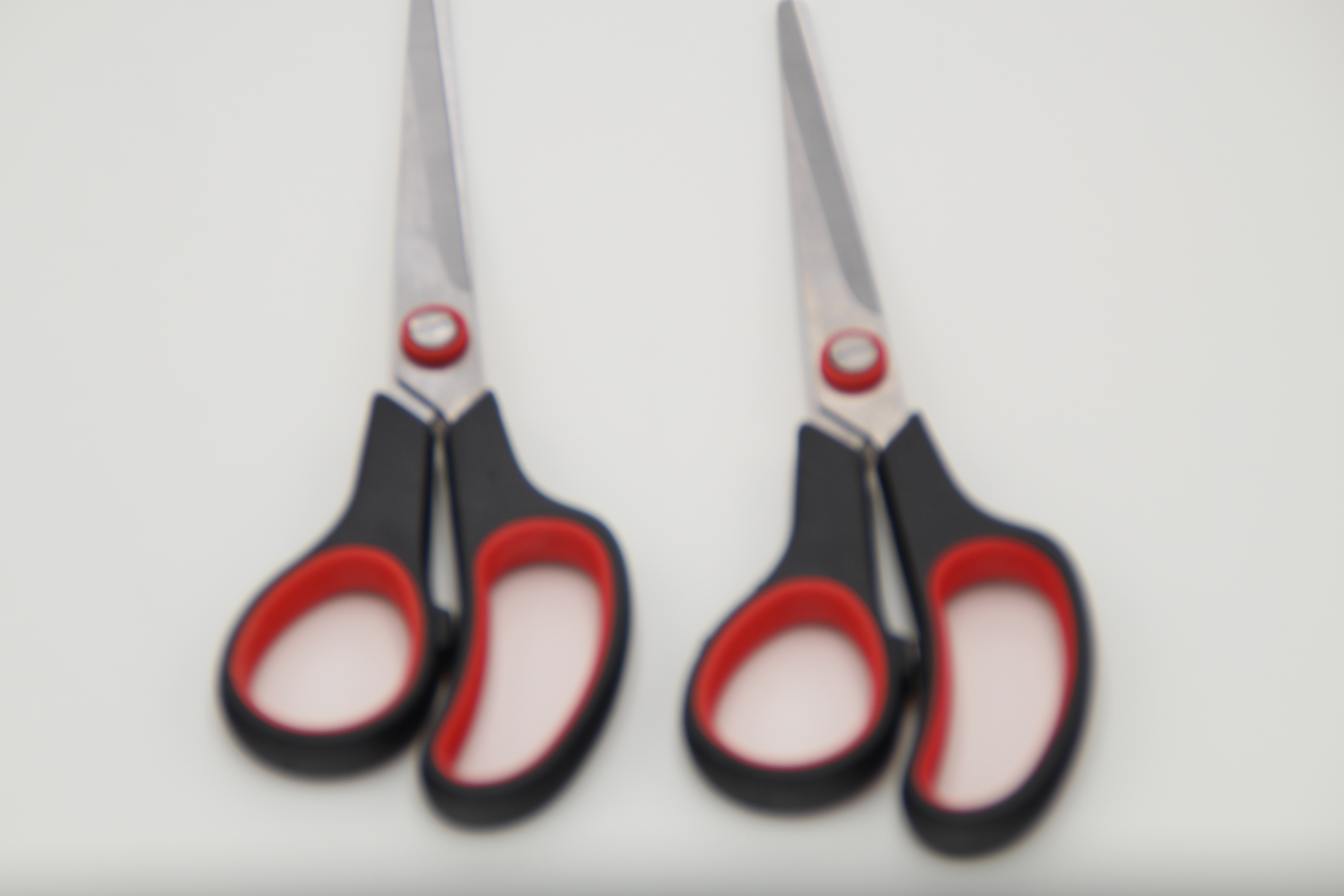 High-end stainless steel scissors, office scissors, paper-cutting knives, student scissors, rubber and plastic scissors full figure